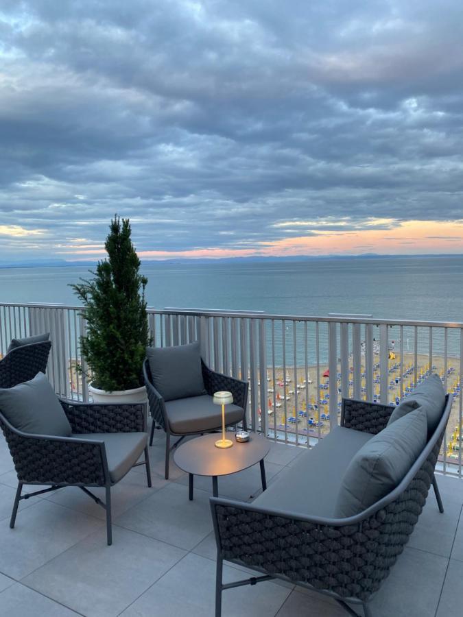 Diva Hotel Lignano - Adults Only Lignano Sabbiadoro Exterior foto