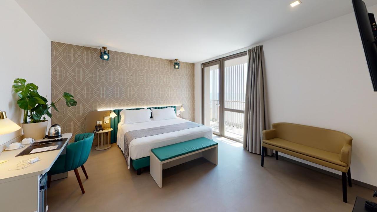 Diva Hotel Lignano - Adults Only Lignano Sabbiadoro Exterior foto