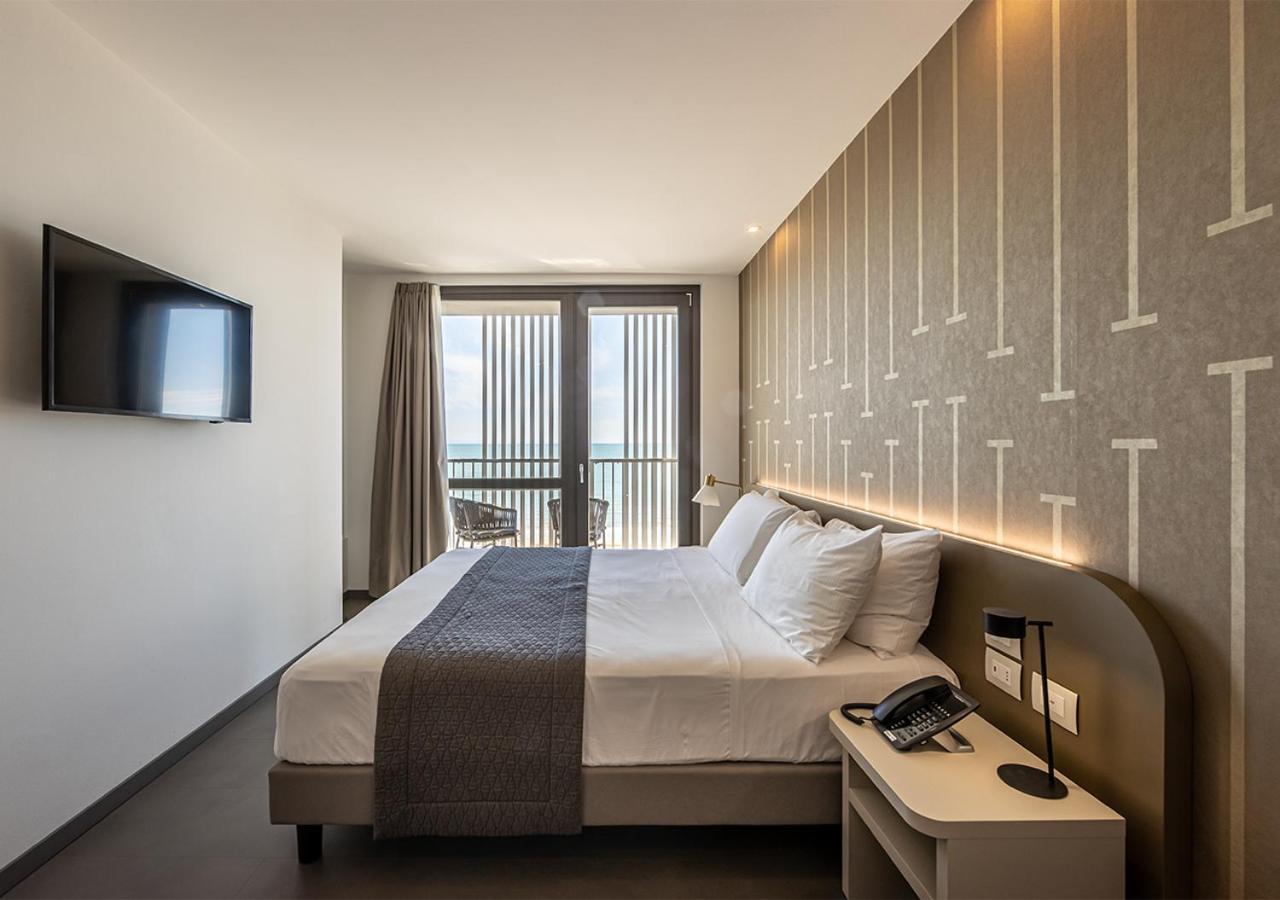 Diva Hotel Lignano - Adults Only Lignano Sabbiadoro Exterior foto