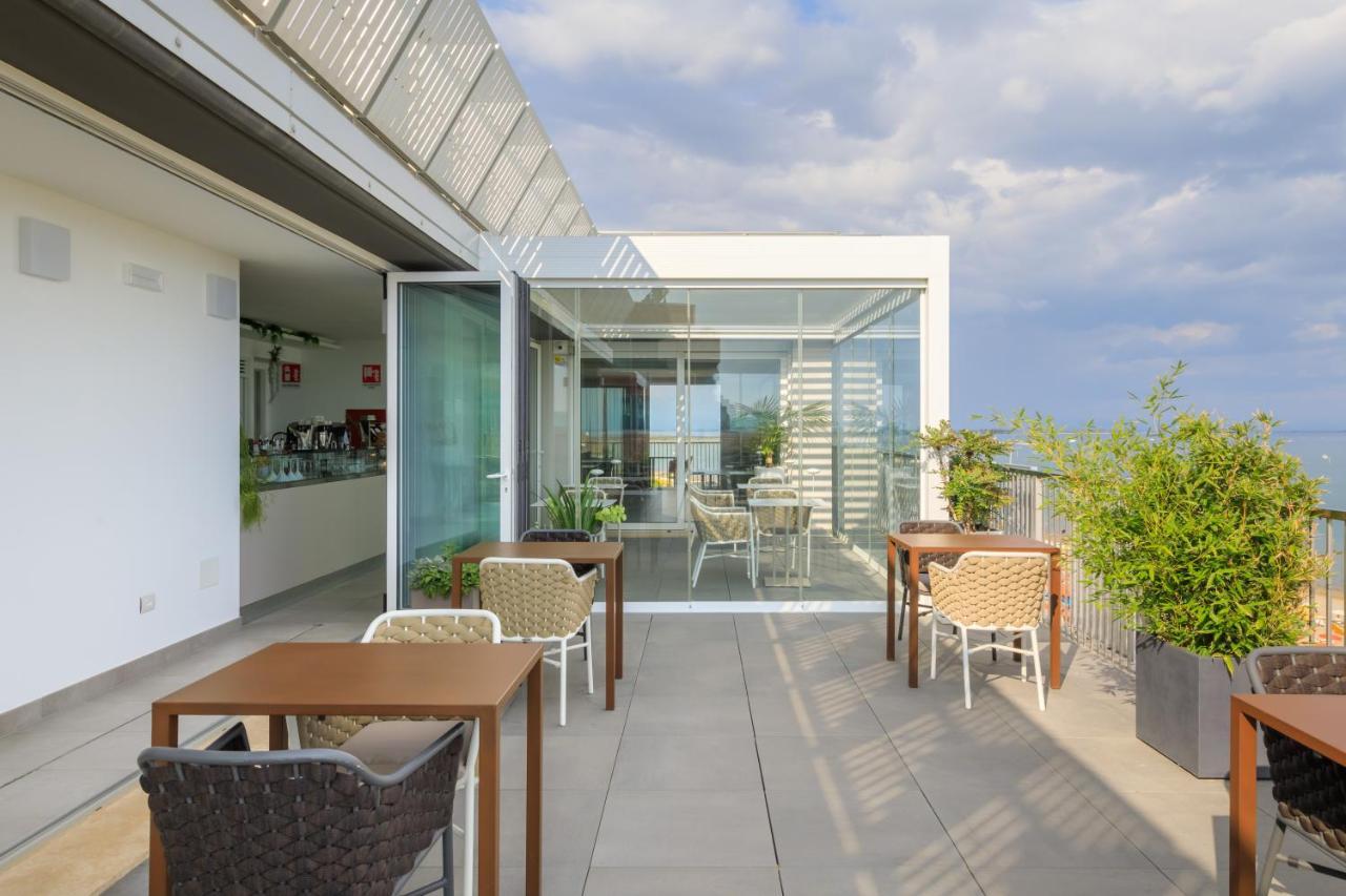 Diva Hotel Lignano - Adults Only Lignano Sabbiadoro Exterior foto