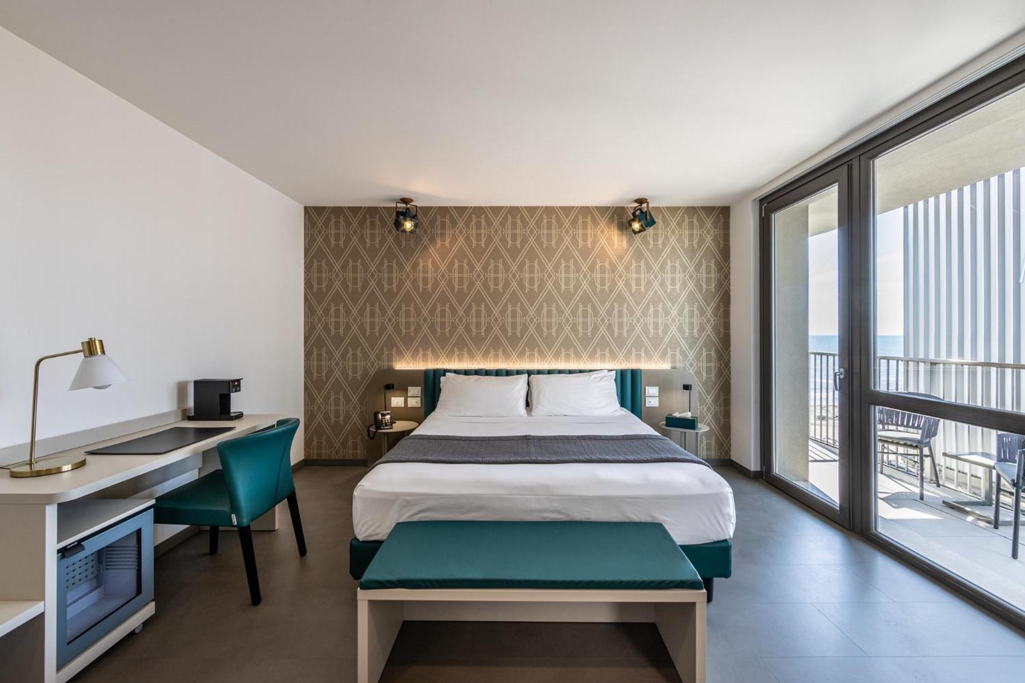 Diva Hotel Lignano - Adults Only Lignano Sabbiadoro Exterior foto