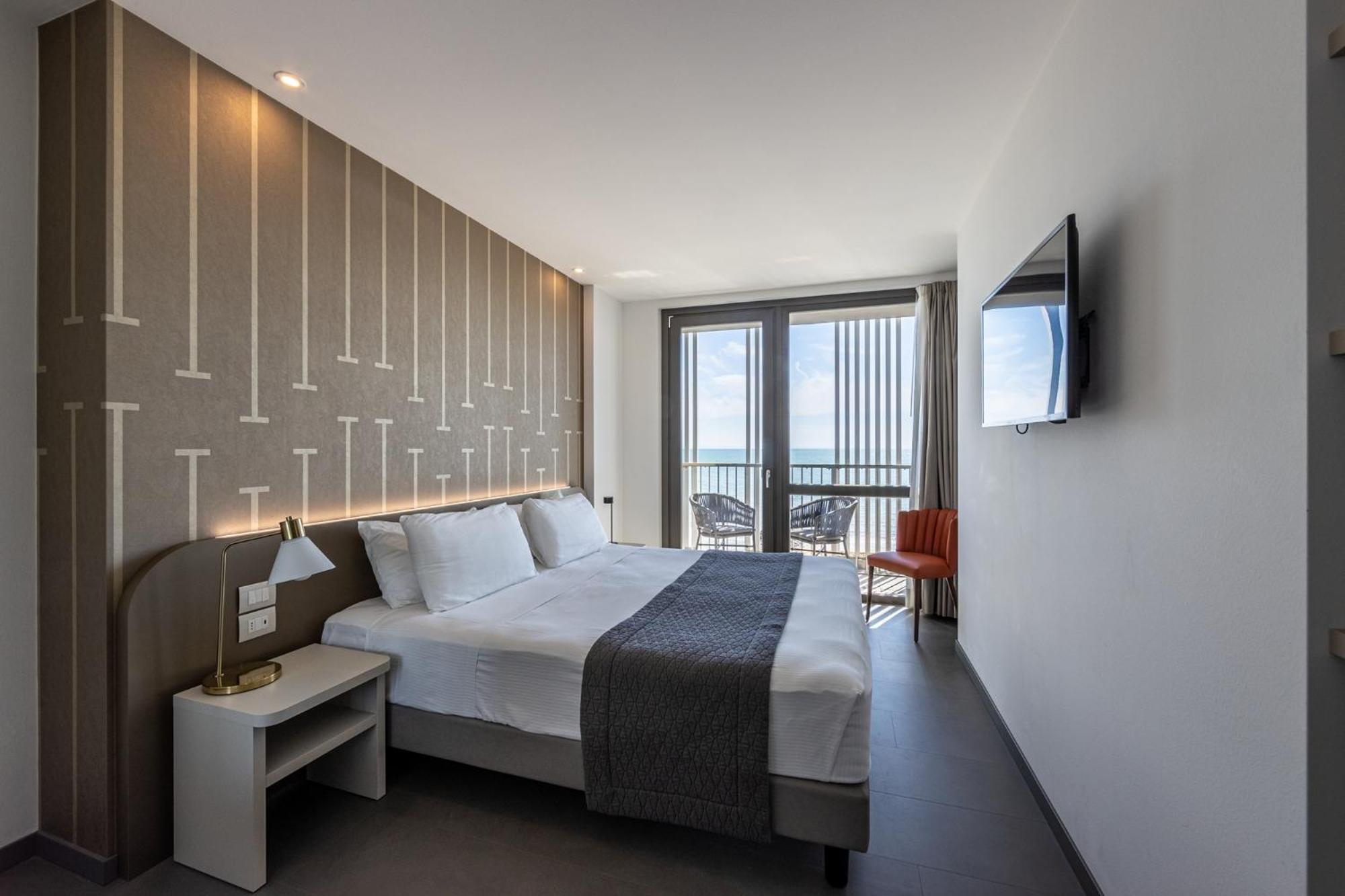 Diva Hotel Lignano - Adults Only Lignano Sabbiadoro Exterior foto